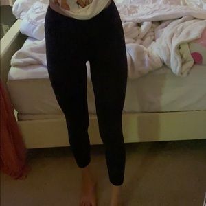 Lululemon aligns cropped